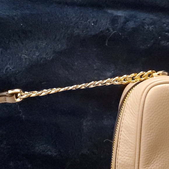 MICHAEL KORS crossbody Pink and Gold beautiful like new only used once. 😍 - Picture 4 of 12